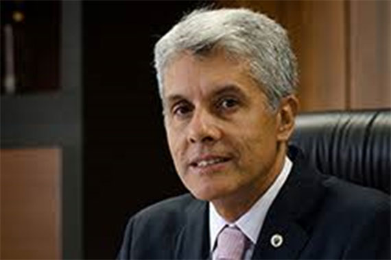 Reitor Carlos Alexandre Neto